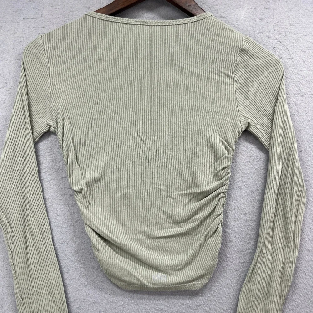 Alo Yoga Crop Top Womens 17.5x12.5 Sage Green Ribbed Athleisure Long Sleeve